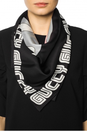 Bugs bunny shawl, zdjęcie 2 Bugs bunny shawl od Gucci
